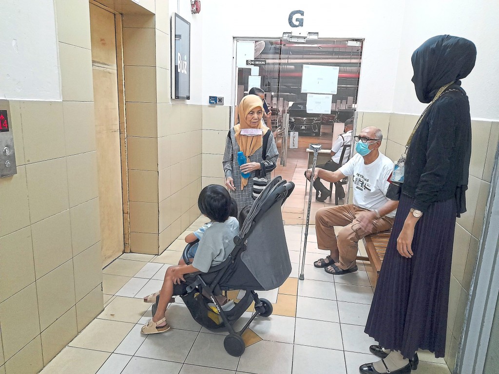 Elevator users at their limits